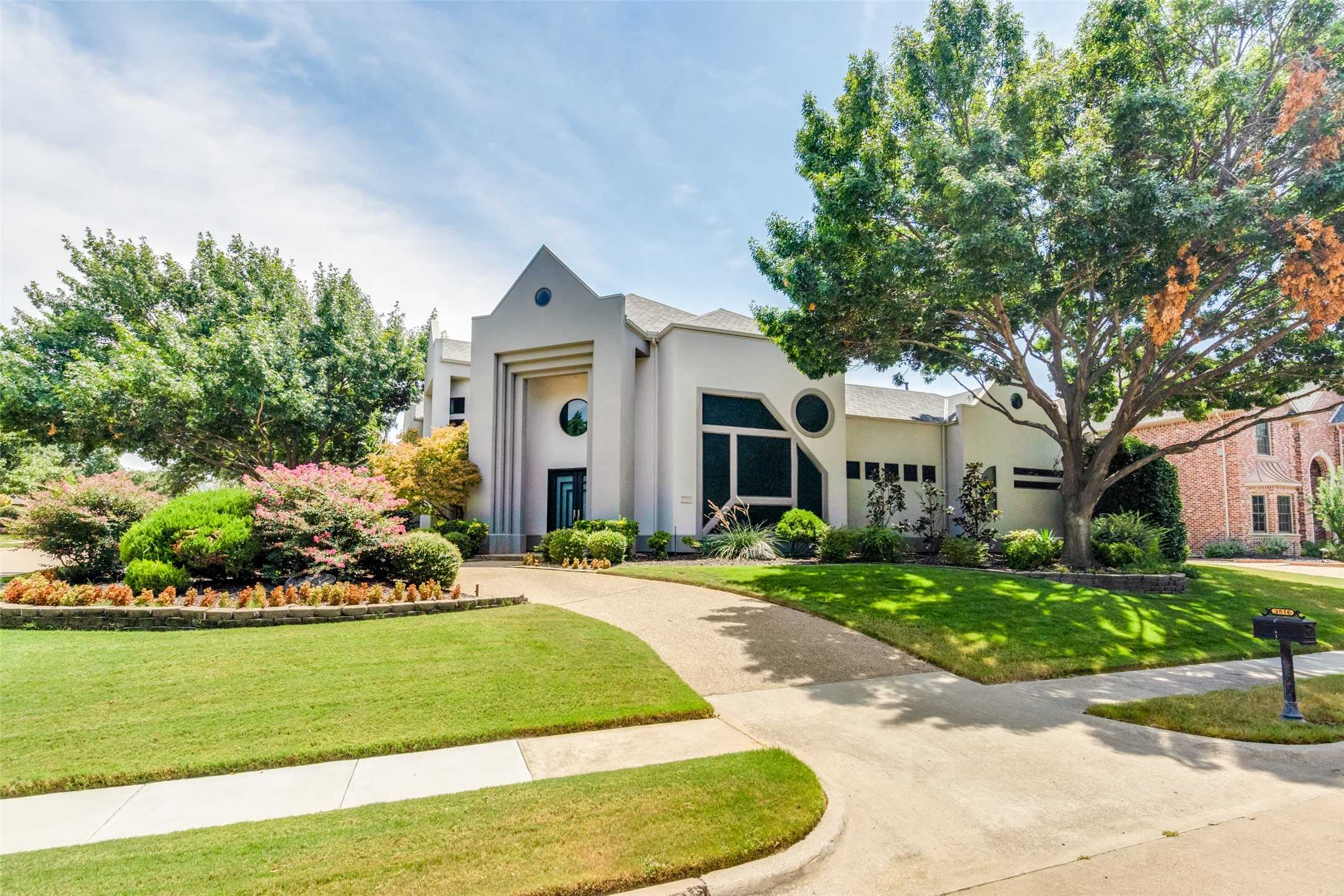 photo 1: 3516 Twin Lakes Way, Plano TX 75093