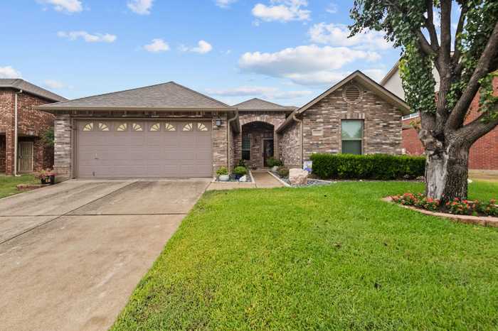 photo 1: 5268 Dillon Circle, Haltom City TX 76137