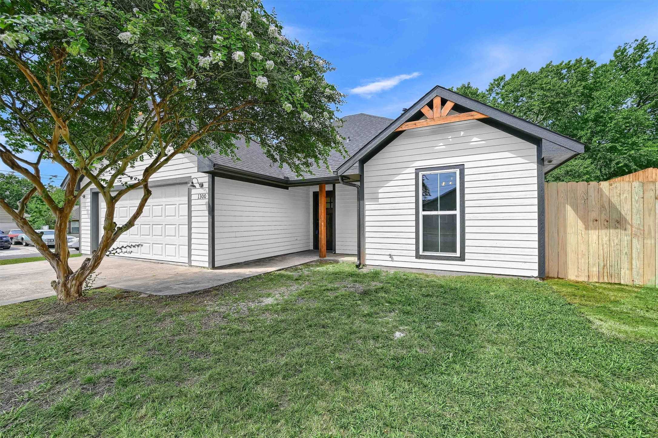 photo 1: 1300 N Throckmorton Street, Sherman TX 75090