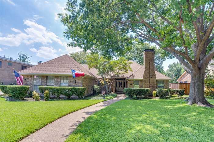 photo 2: 1812 Glenwick Drive, Plano TX 75075