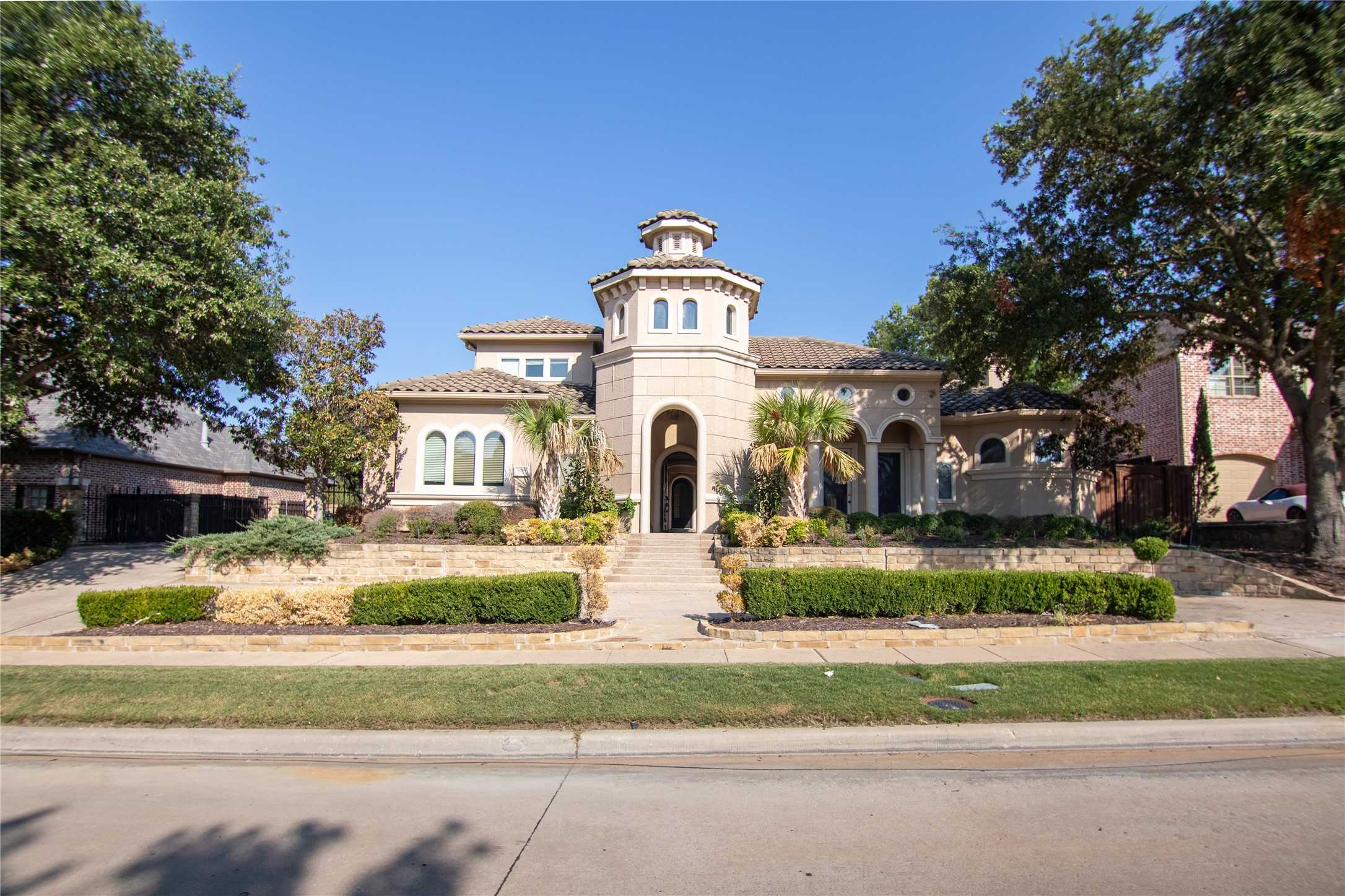 photo 1: 6700 Crown Forest Drive, Plano TX 75024