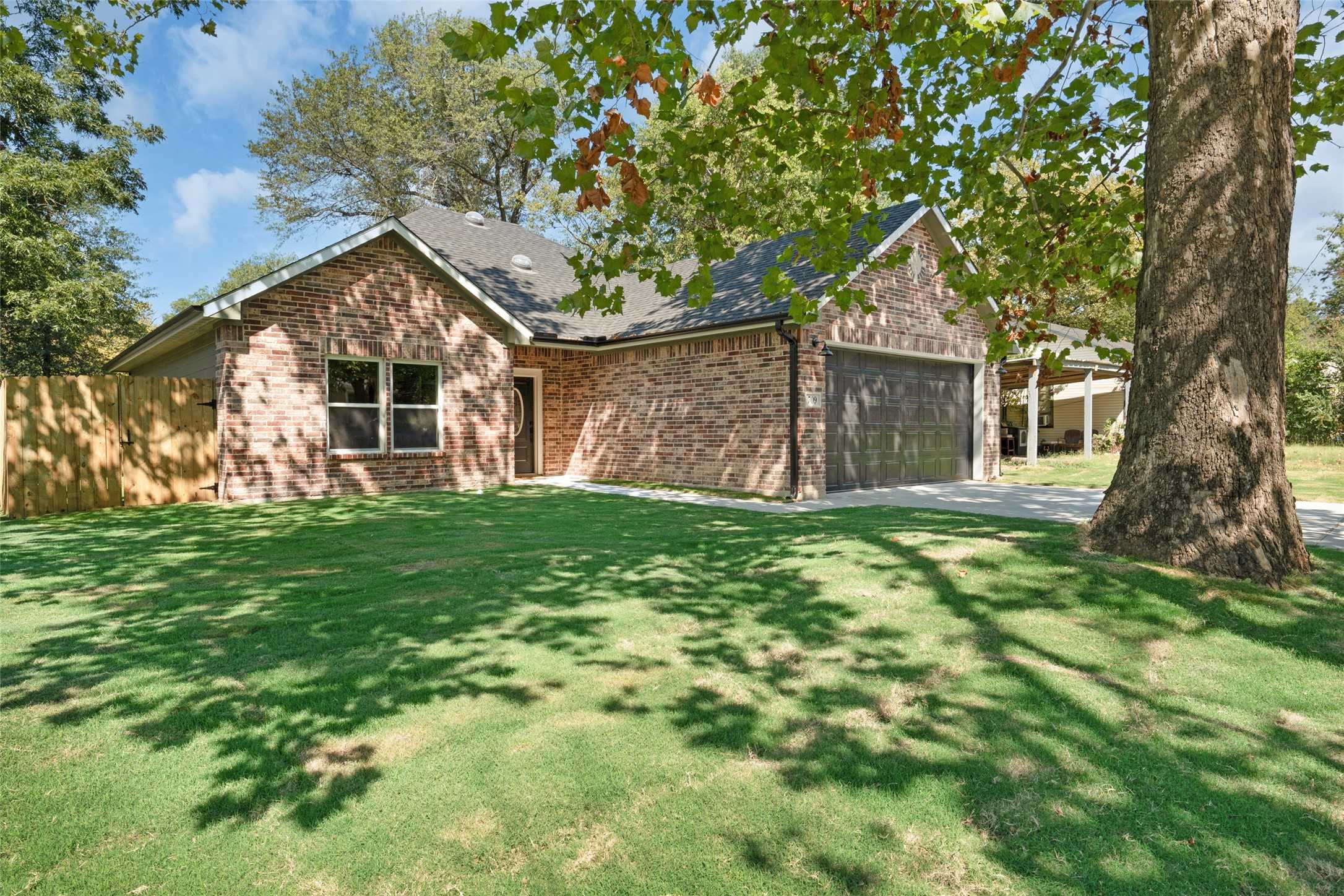 photo 1: 709 Cranford Street, Sulphur Springs TX 75482