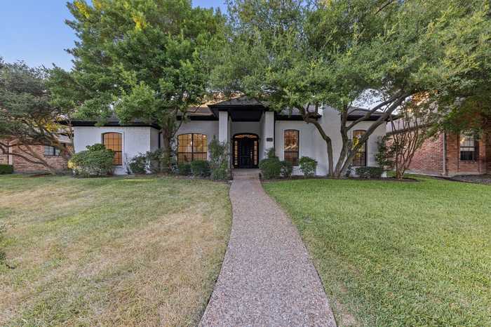 photo 1: 6719 Flanary Lane, Dallas TX 75252