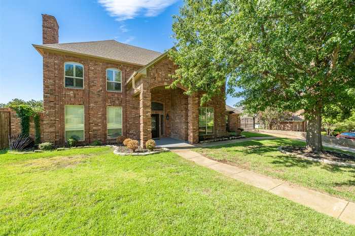 photo 2: 9120 Nob Hill Drive, North Richland Hills TX 76182