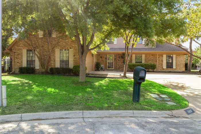 photo 1: 1400 Porto Bello Court, Arlington TX 76012