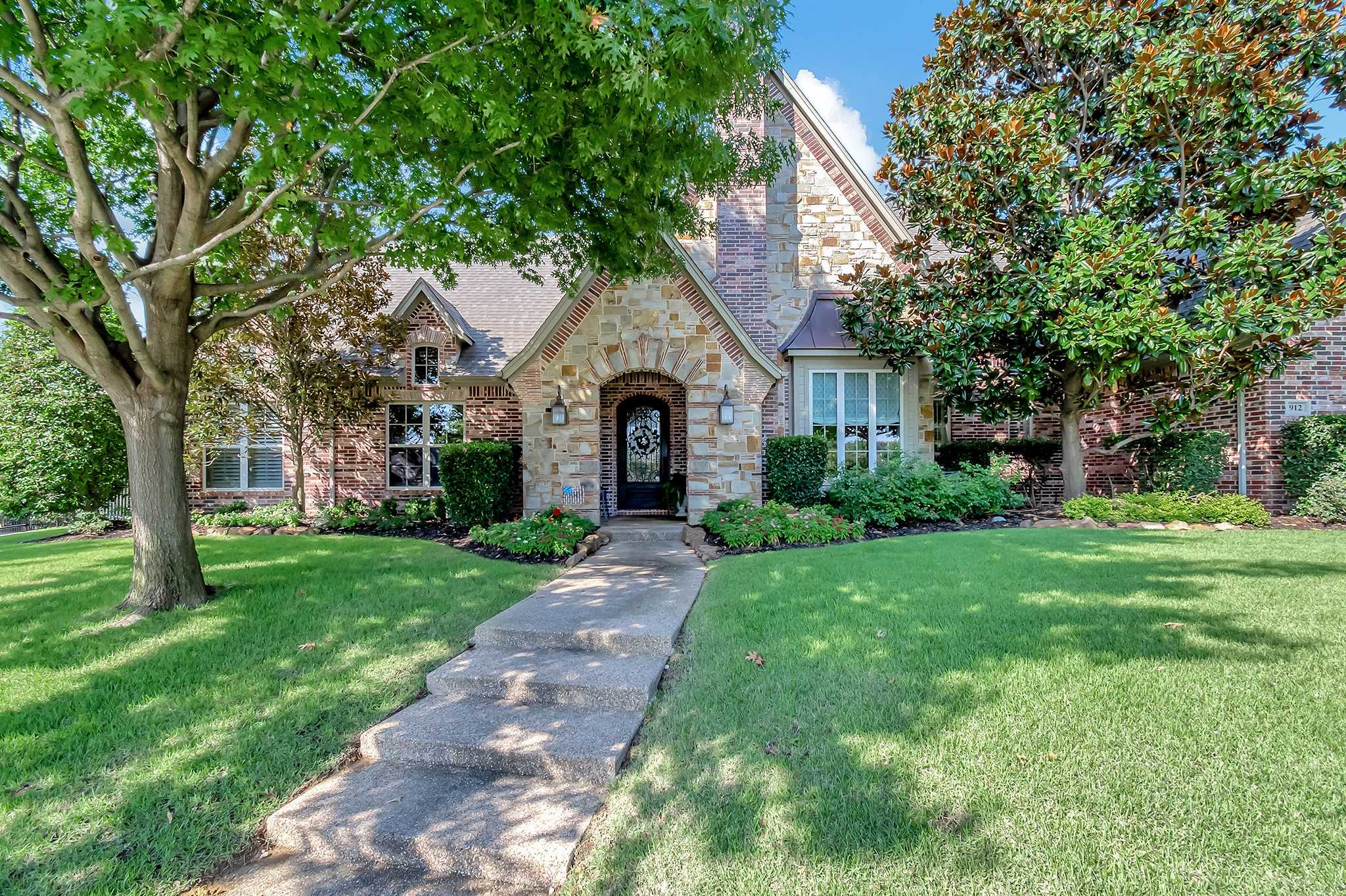 photo 2: 912 Glenmont Road, Keller TX 76248