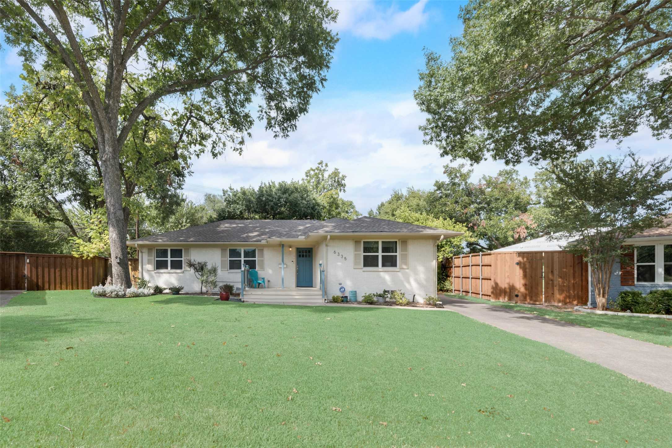 photo 2: 6335 Saratoga Circle, Dallas TX 75214