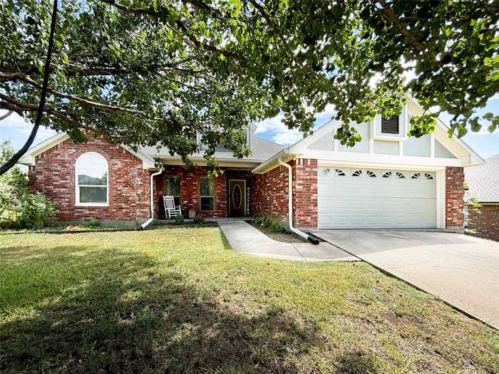 photo 1: 1403 Louise Lane, Ennis TX 75119