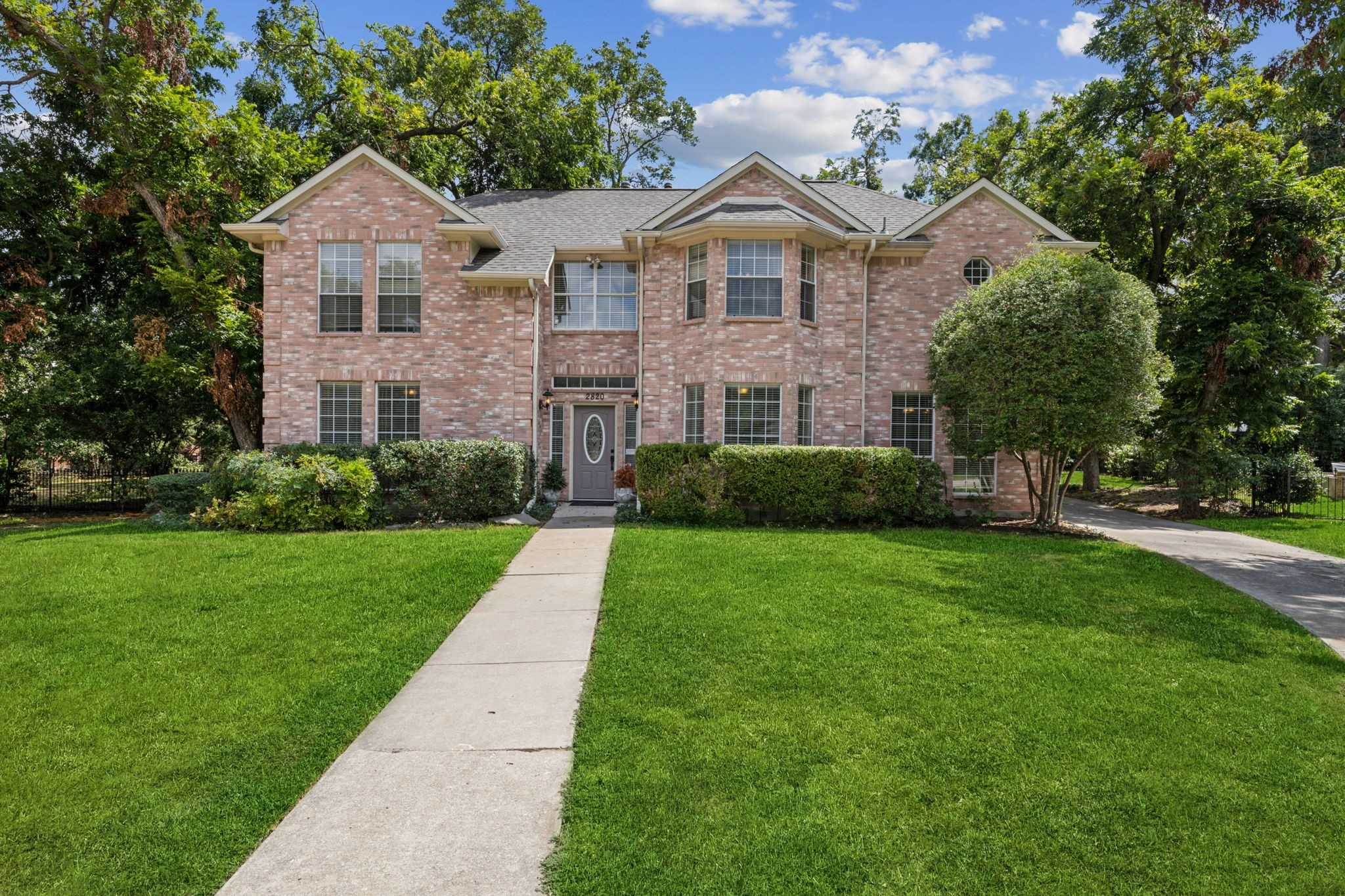 photo 1: 2820 Saint Charles Drive, Plano TX 75074