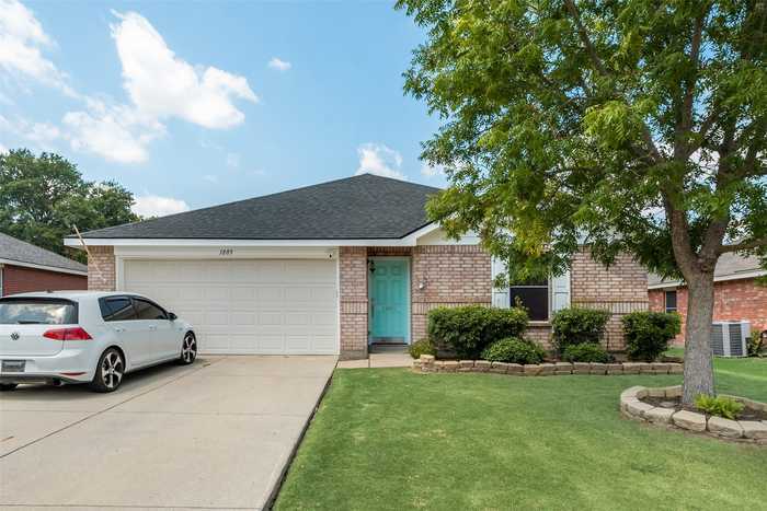 photo 1: 1805 Ridgecrest Drive, Terrell TX 75160