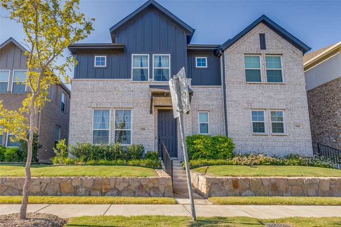 photo 1: 5106 Springlake Parkway, Haltom City TX 76117