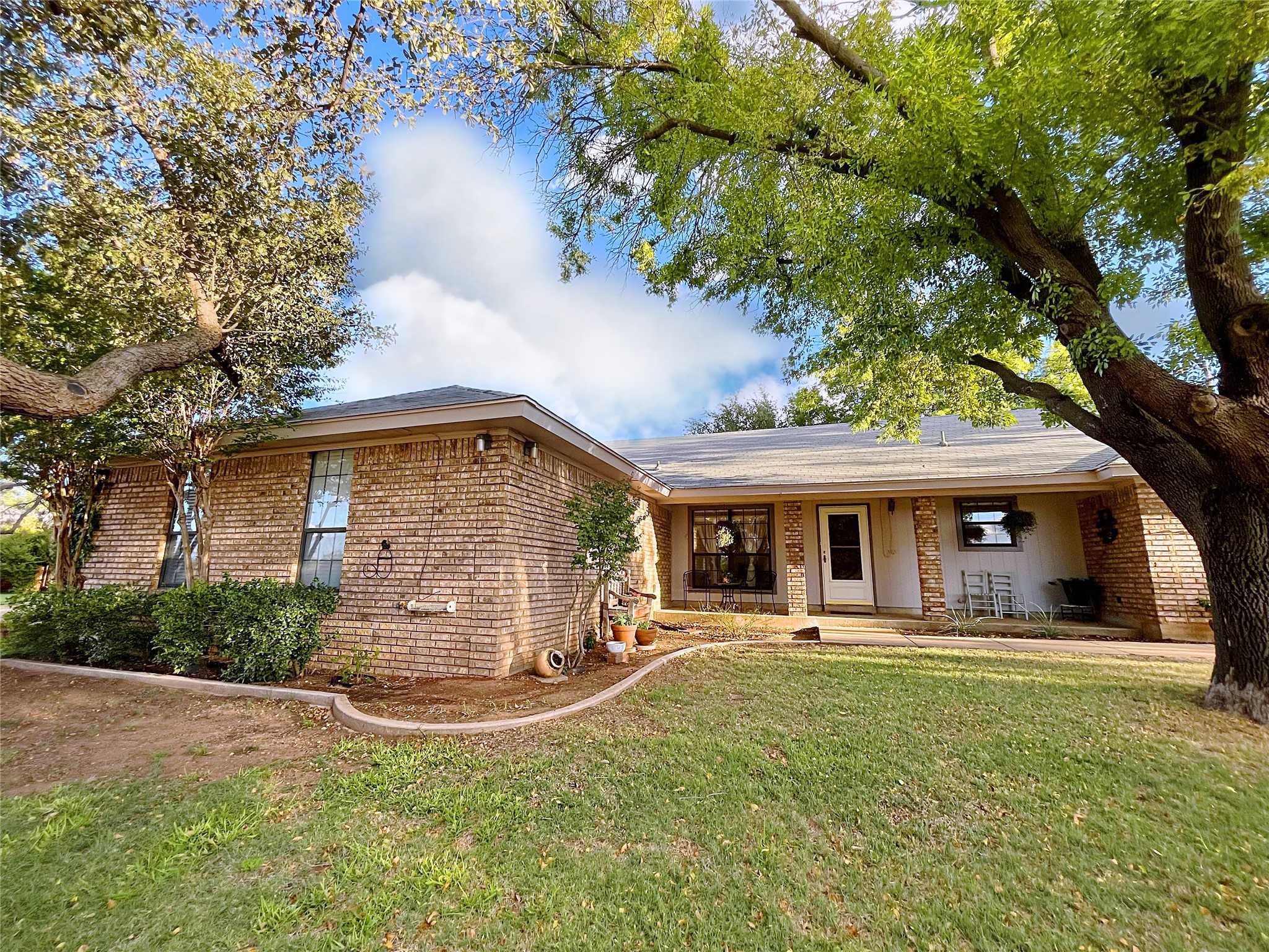 photo 2: 117 Mesquite Lane, Sweetwater TX 79556