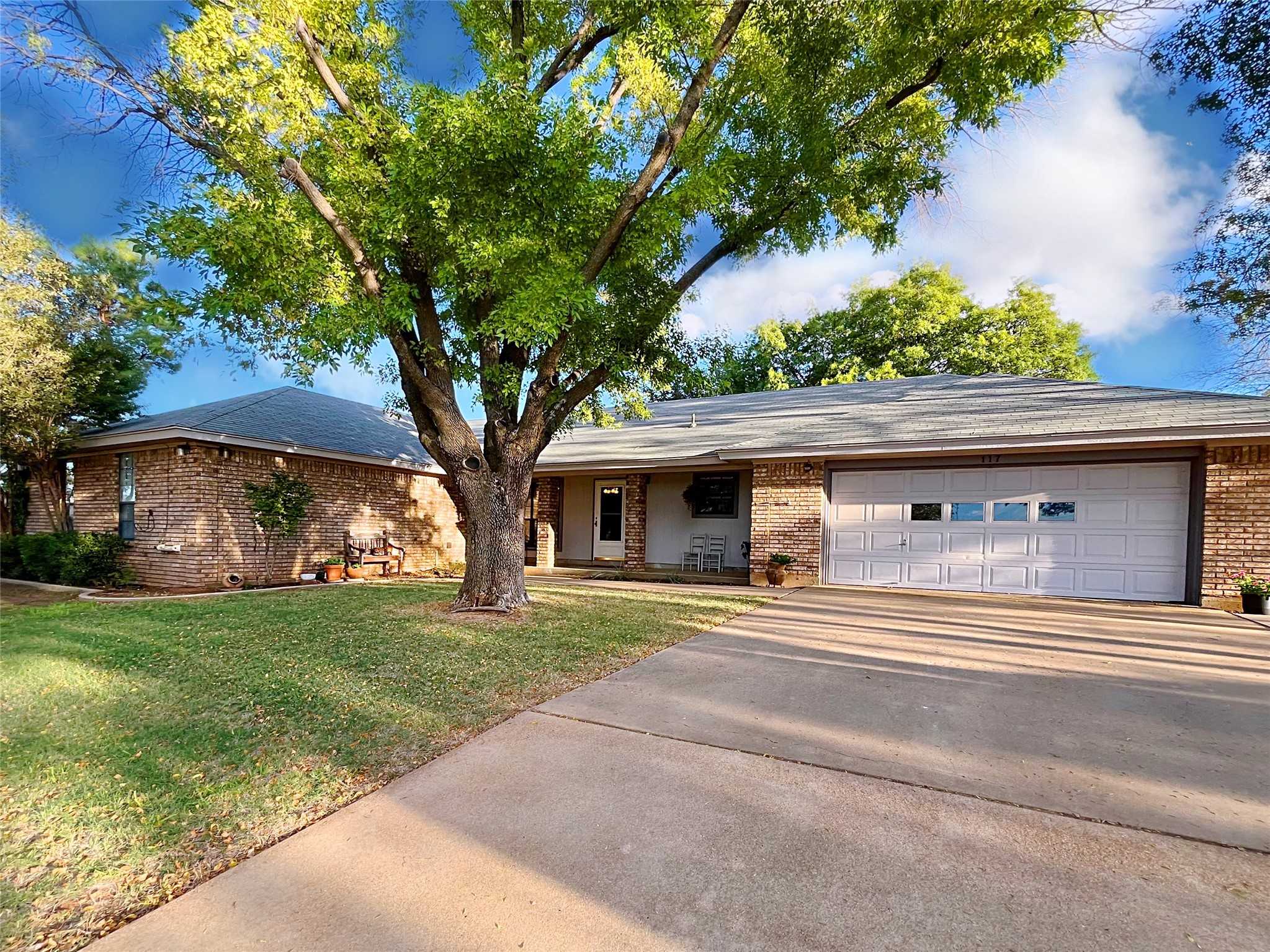 photo 3: 117 Mesquite Lane, Sweetwater TX 79556