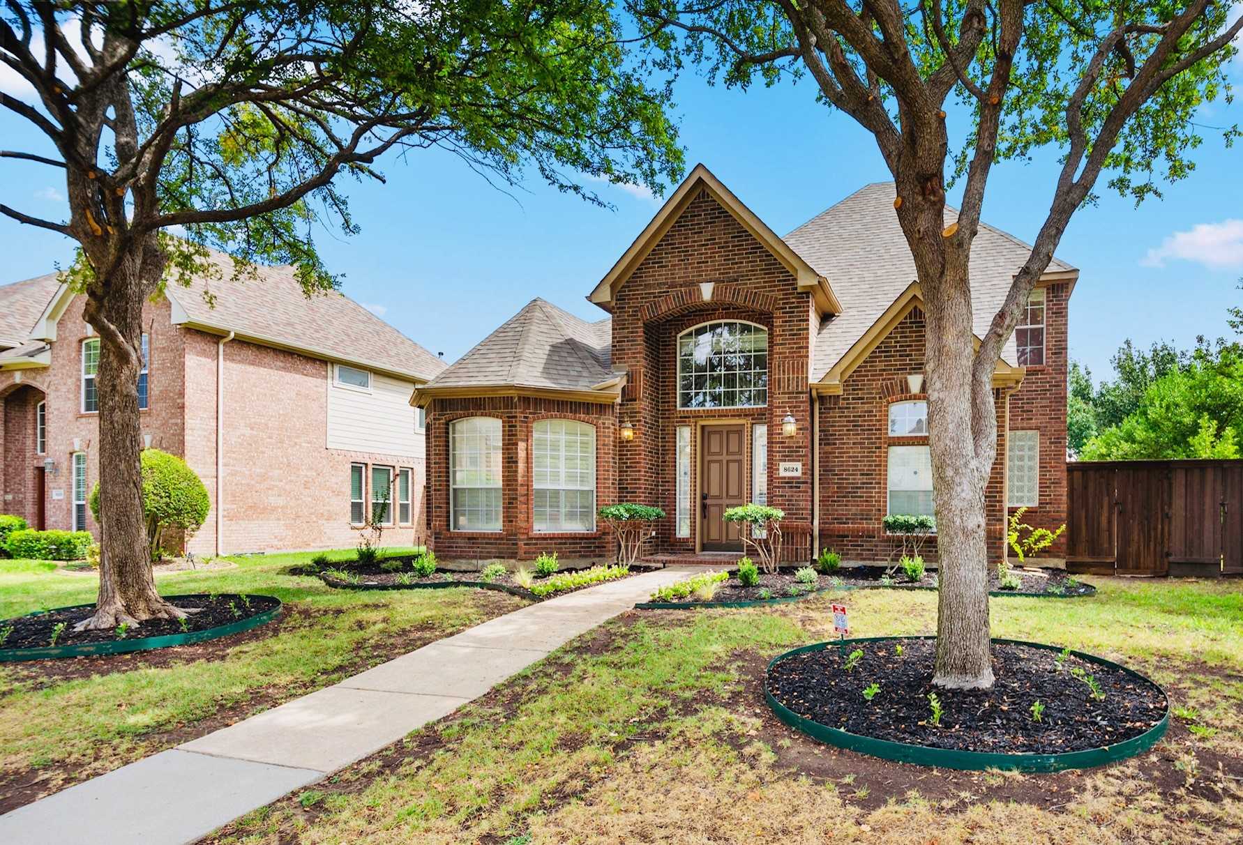 photo 2: 8624 Kendall Drive, Plano TX 75025