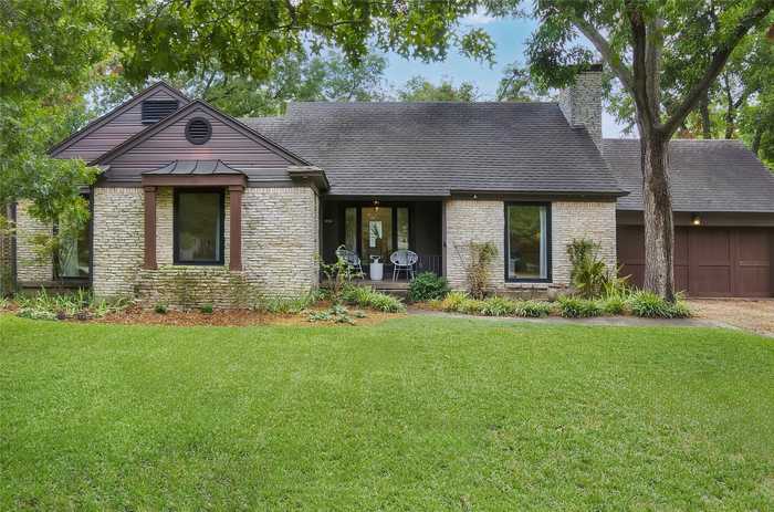 photo 1: 1419 Tranquilla Drive, Dallas TX 75218