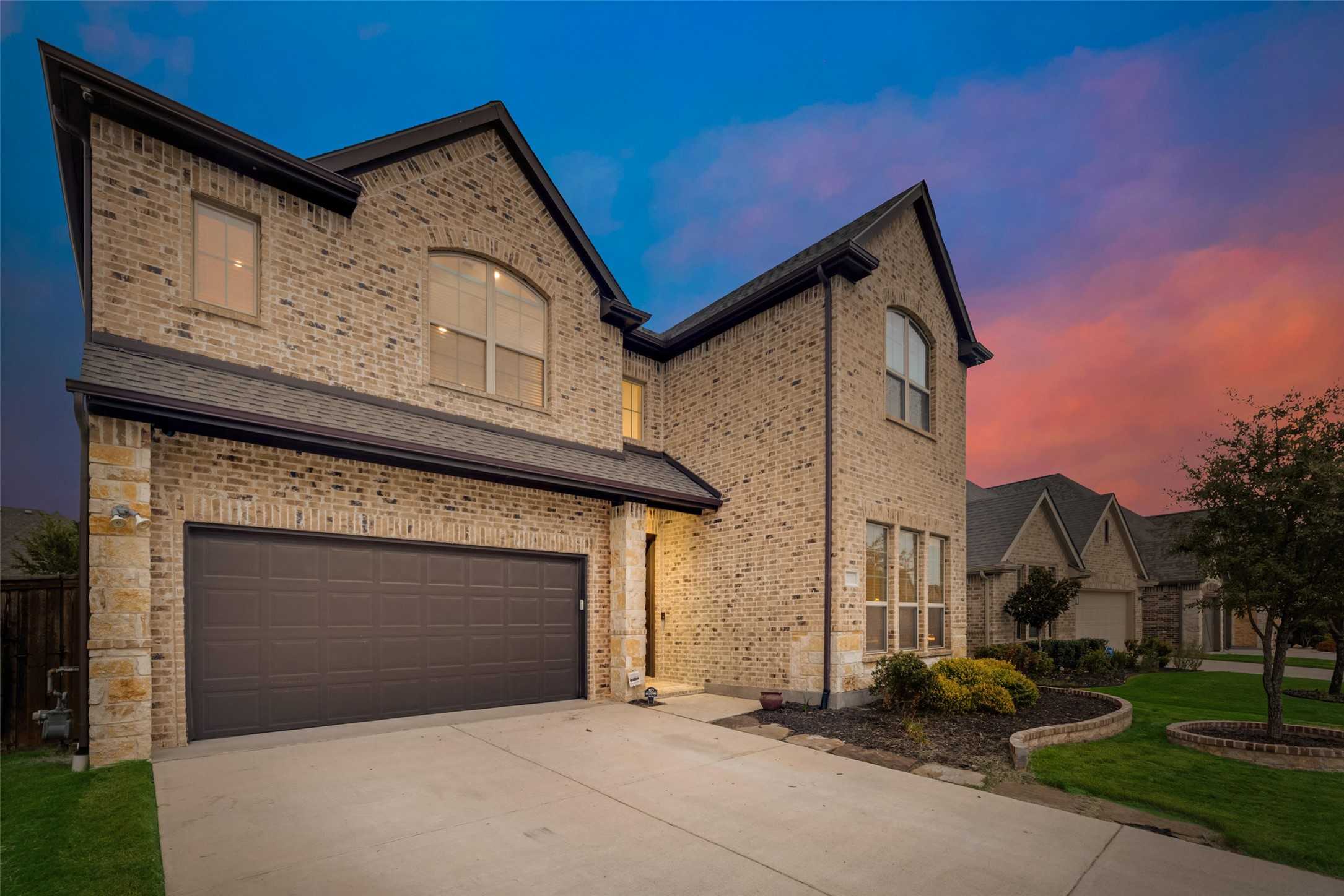 photo 2: 10120 Warberry Trail, Fort Worth TX 76131