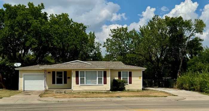 photo 1: 5017 Broadway Avenue, Haltom City TX 76117