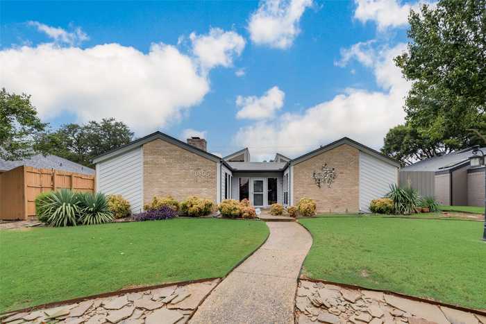 photo 2: 6805 Fernshaw Drive, Dallas TX 75248