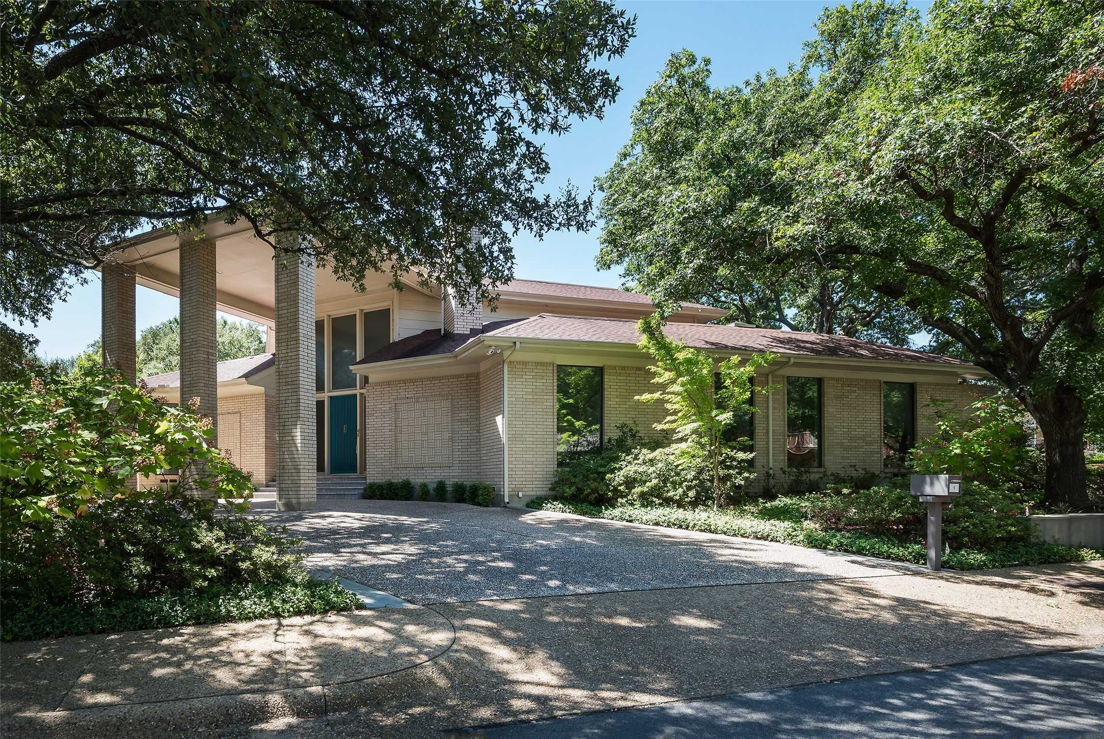 photo 1: 1 Queensview Court, Dallas TX 75225