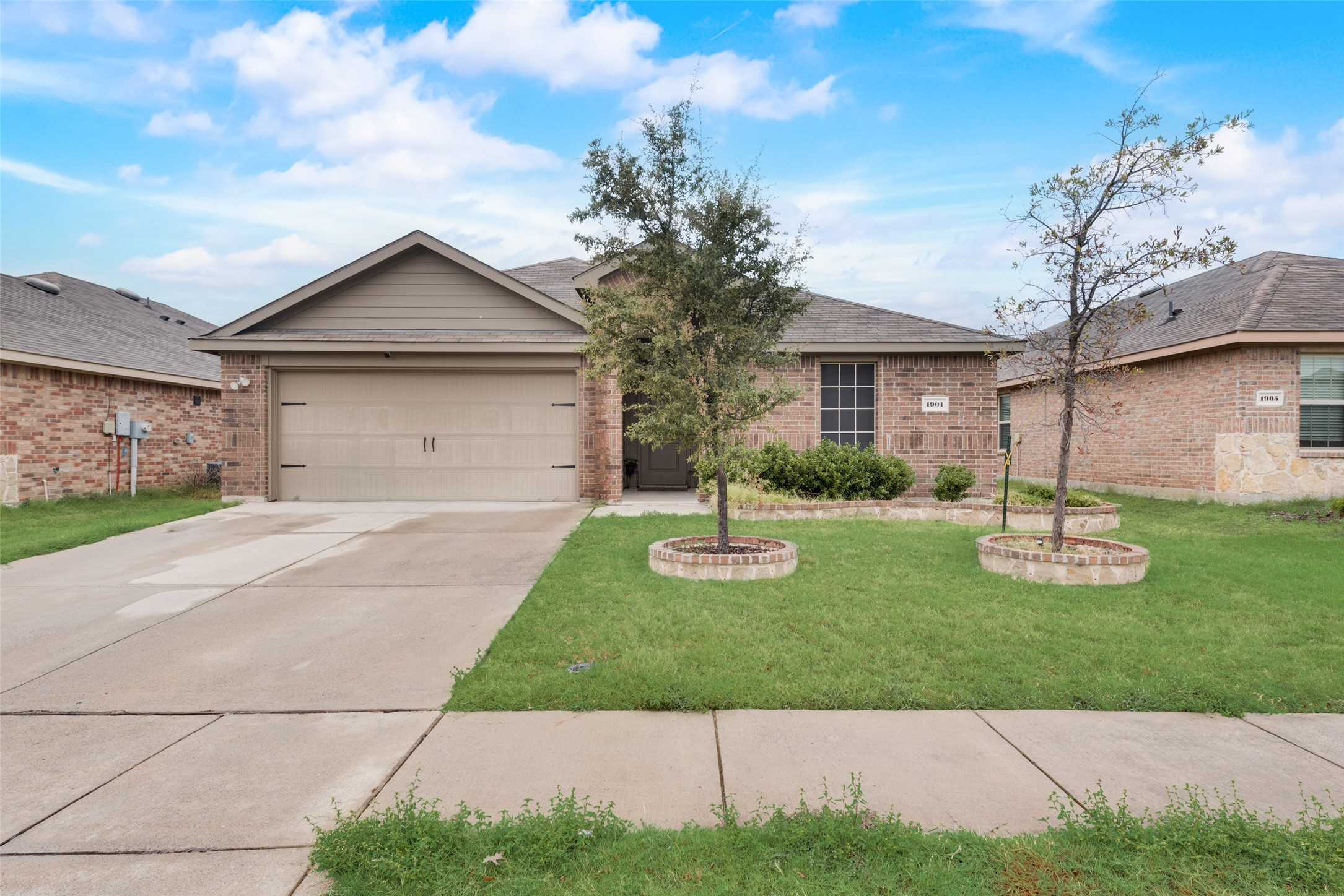 photo 1: 1901 Strongbark Drive, Royse City TX 75189