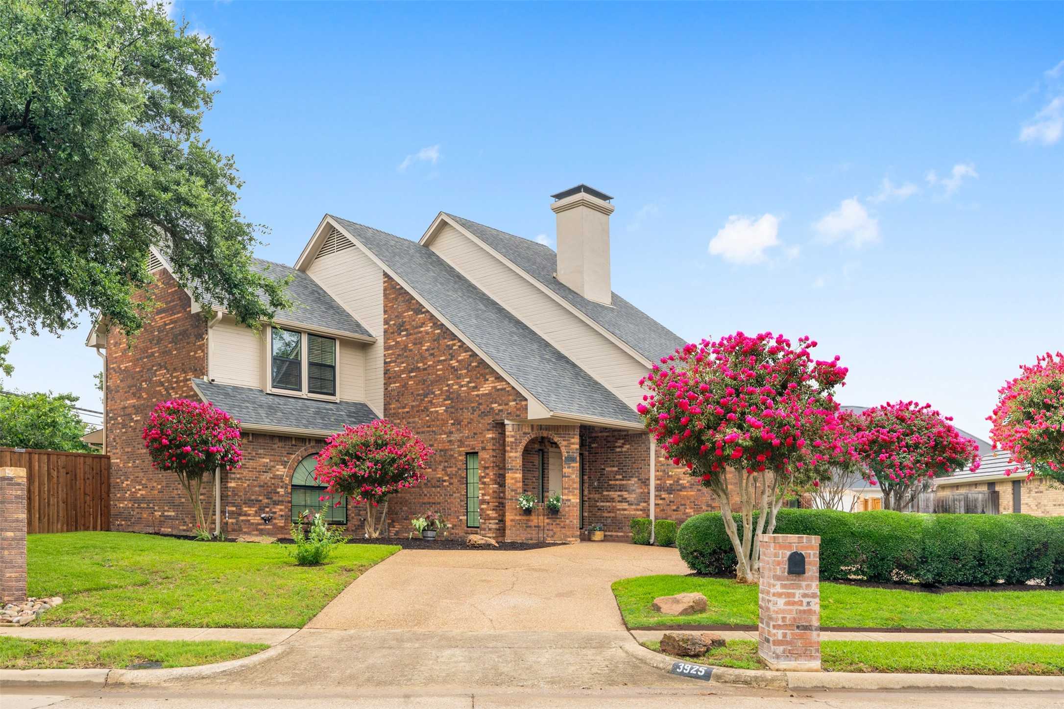 photo 1: 3925 Cross Bend Road, Plano TX 75023