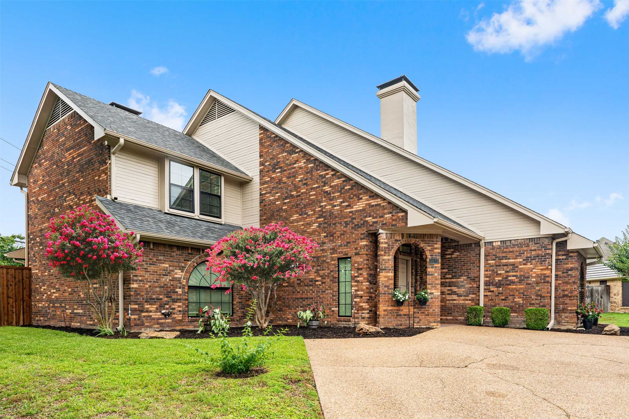 photo 3: 3925 Cross Bend Road, Plano TX 75023