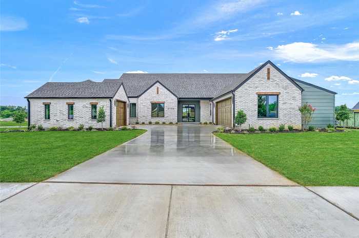 photo 1: 2702 Stonecrest Drive, Sherman TX 75092