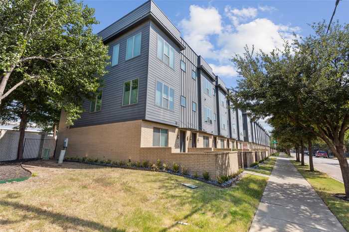 photo 2: 3004 Zenia Drive, Dallas TX 75204