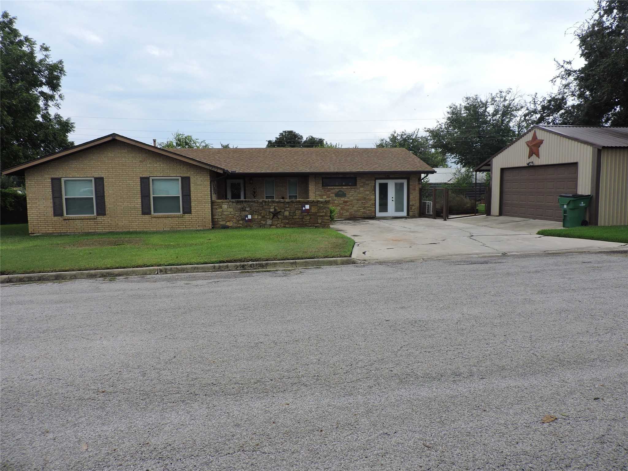 photo 1: 1803 Elza Drive, Goldthwaite TX 76844