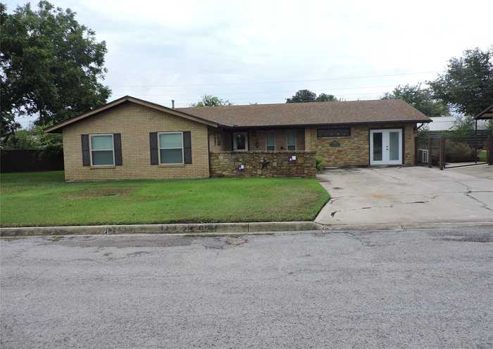 photo 2: 1803 Elza Drive, Goldthwaite TX 76844