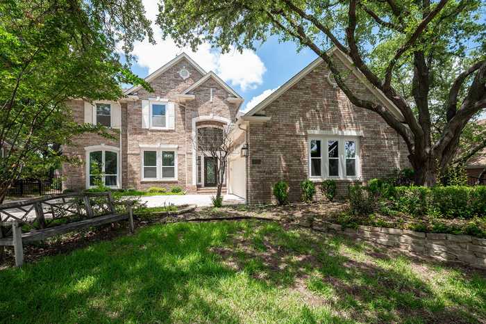 photo 1: 2029 Primrose Drive, Irving TX 75063