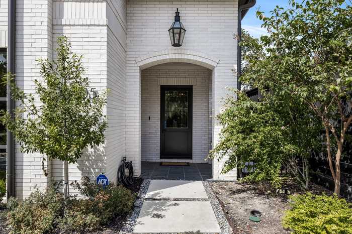 photo 2: 6605 Del Norte Lane, Dallas TX 75225