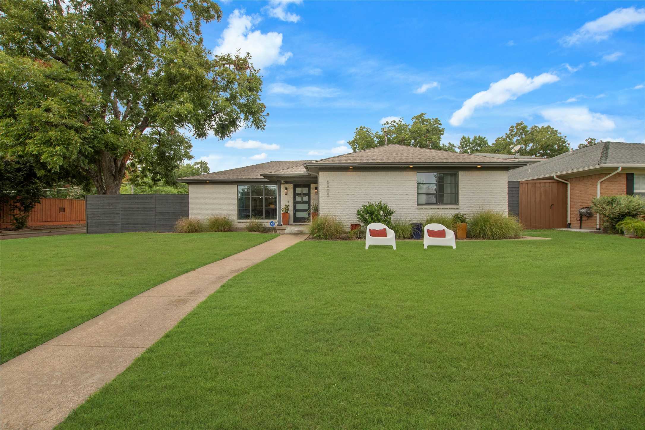 photo 1: 6805 Inverness Lane, Dallas TX 75214