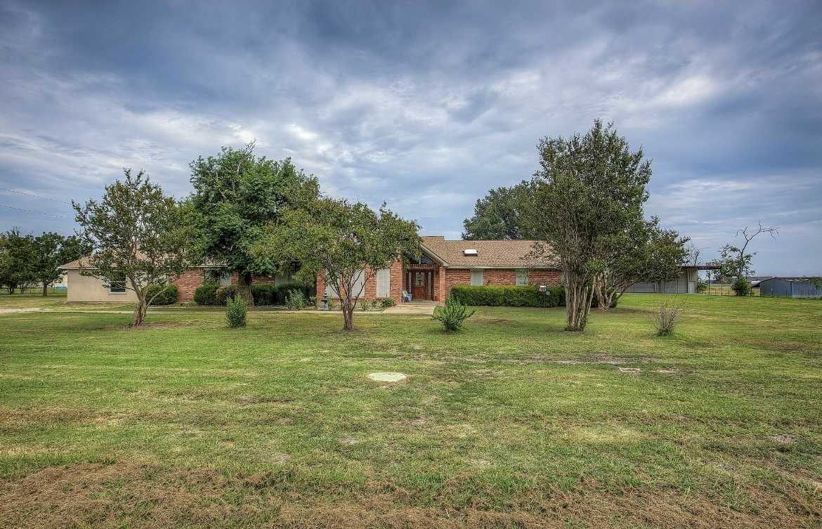 photo 1: 8361 N State Highway 34, Oak Ridge TX 75161