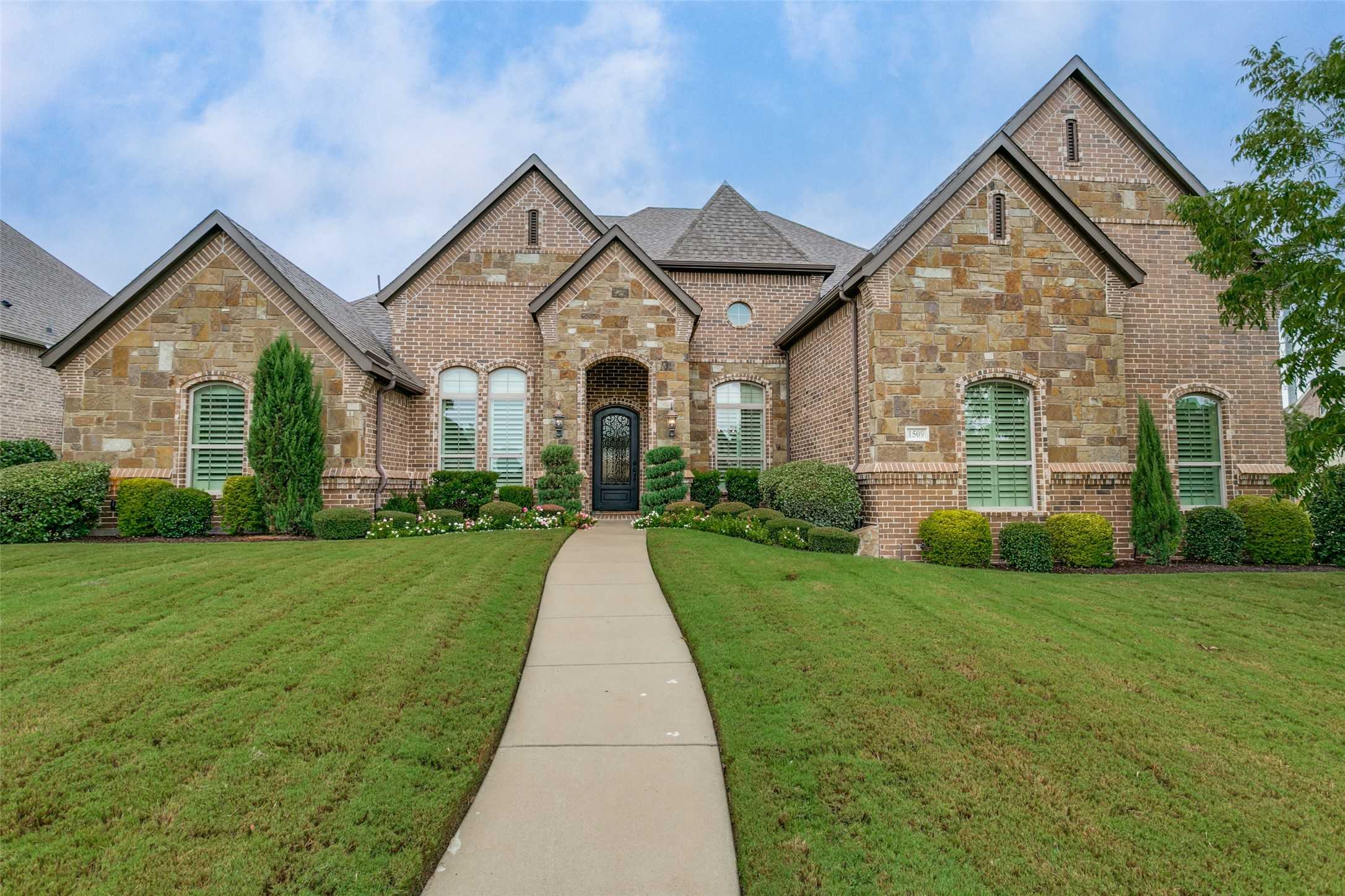 photo 2: 1509 Ashleaf Lane, Keller TX 76248