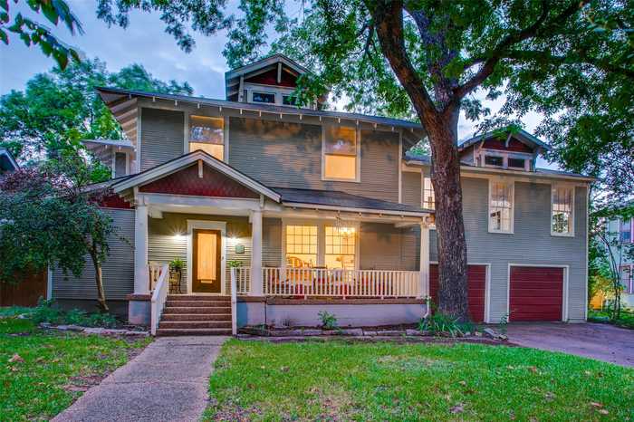 photo 1: 111 S winnetka Avenue, Dallas TX 75208