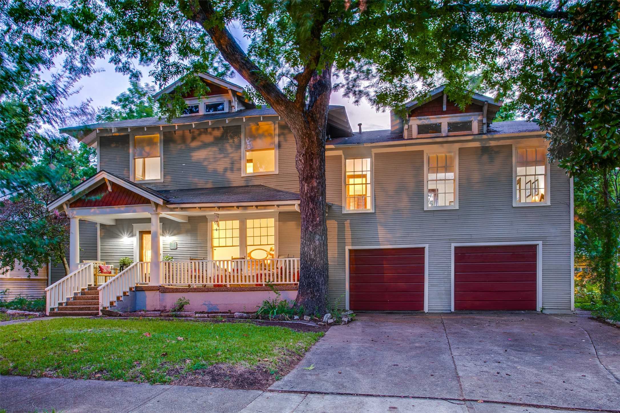 photo 2: 111 S winnetka Avenue, Dallas TX 75208