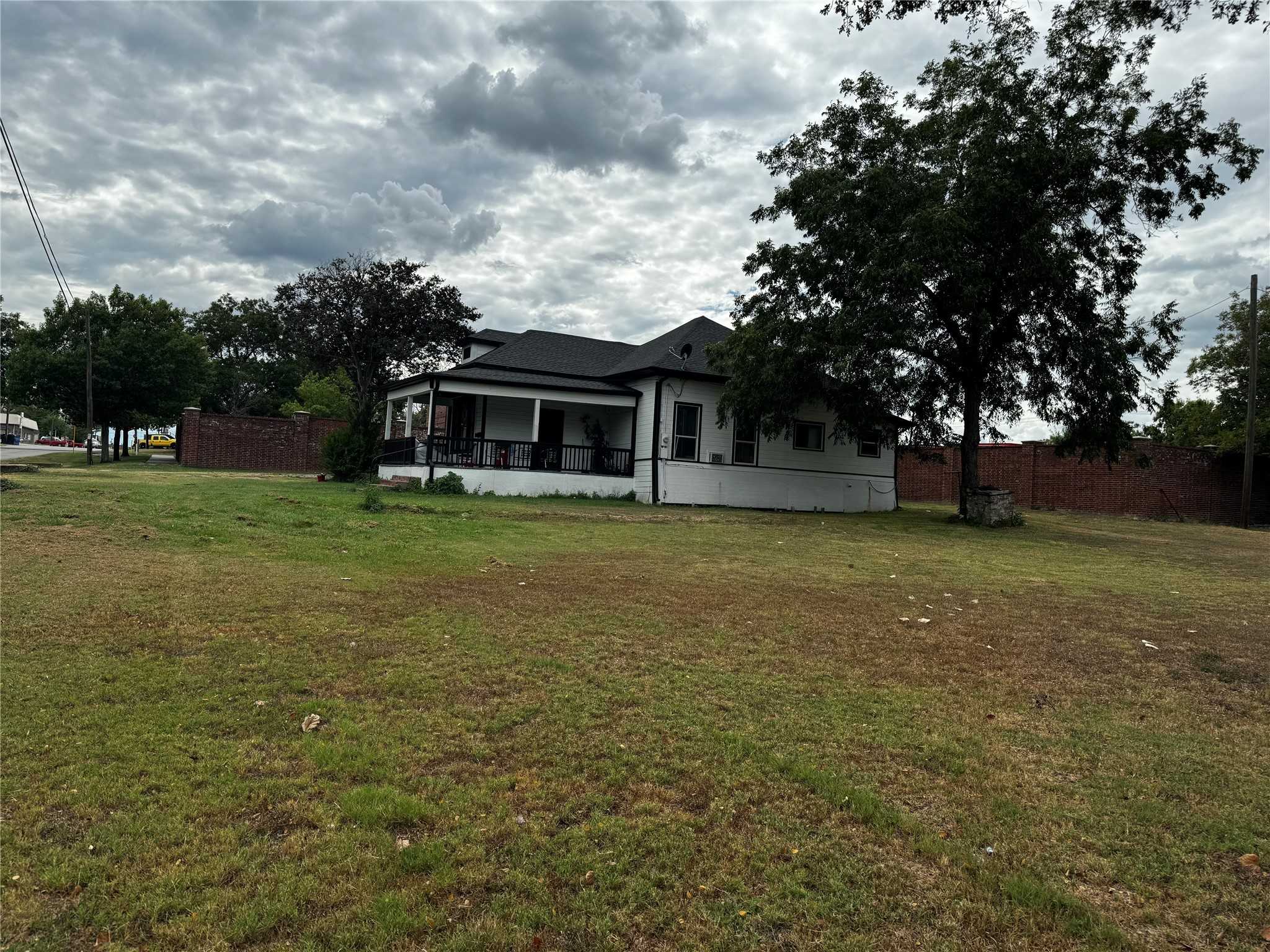 photo 2: 404 E Brown Street, Ennis TX 75119