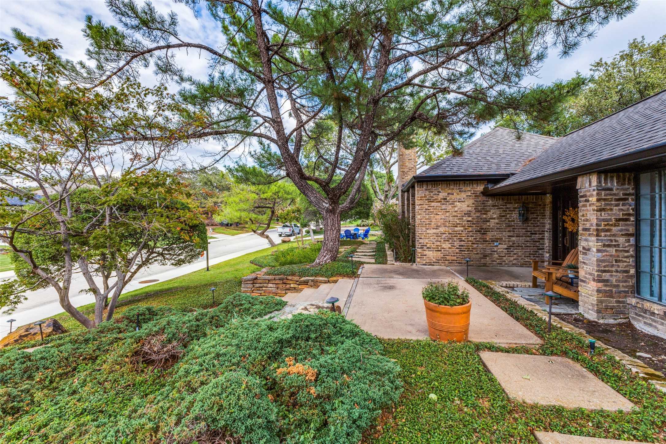 photo 3: 7108 Dye Drive, Dallas TX 75248