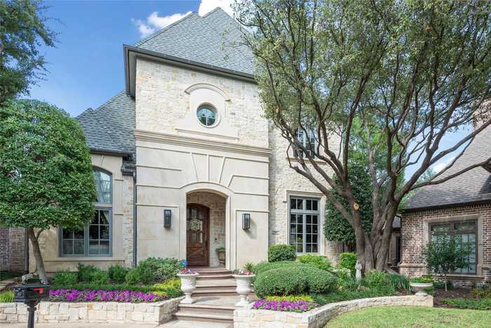 photo 2: 5684 Montreaux Drive, Frisco TX 75034