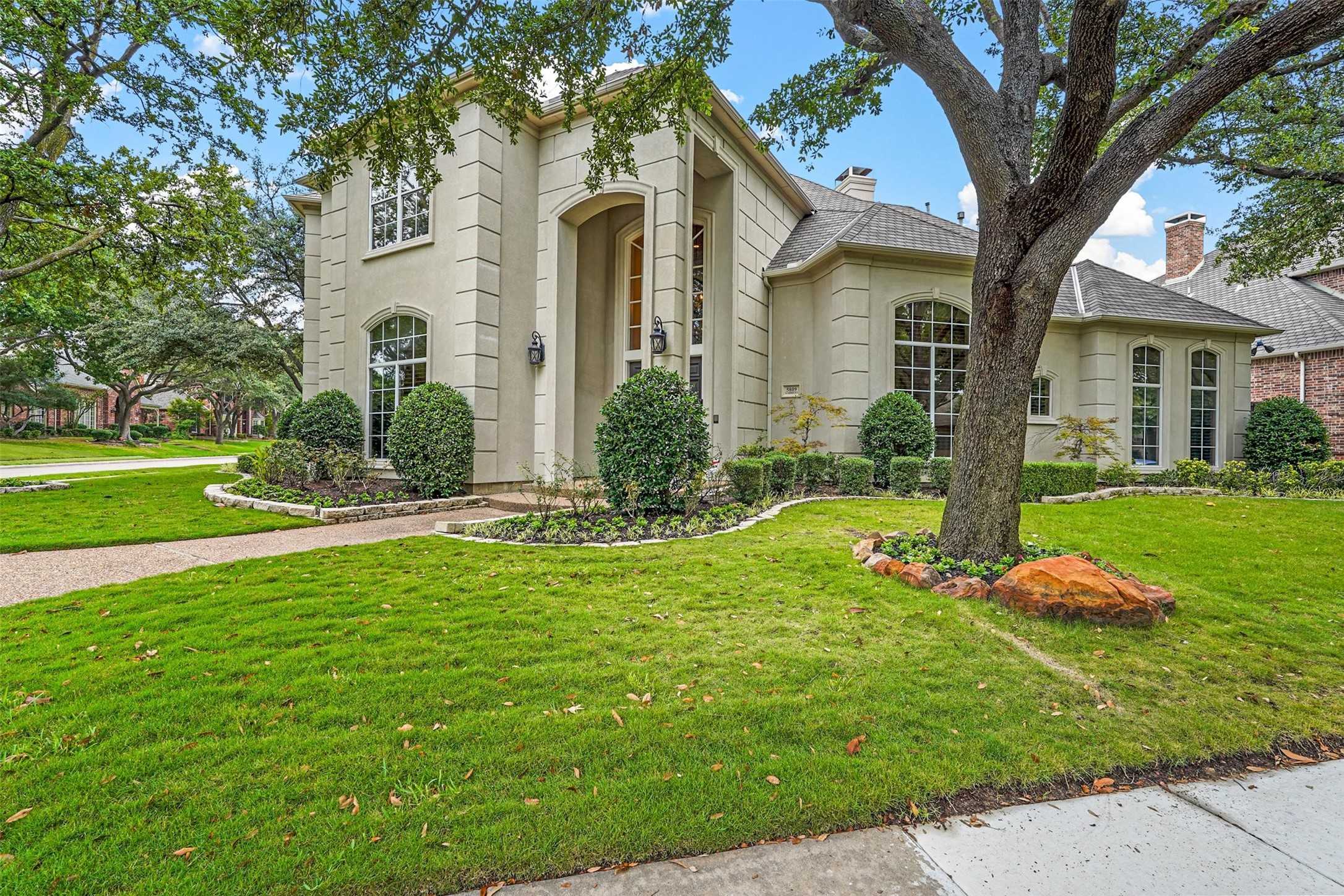 photo 3: 5809 Garrett Drive, Plano TX 75093