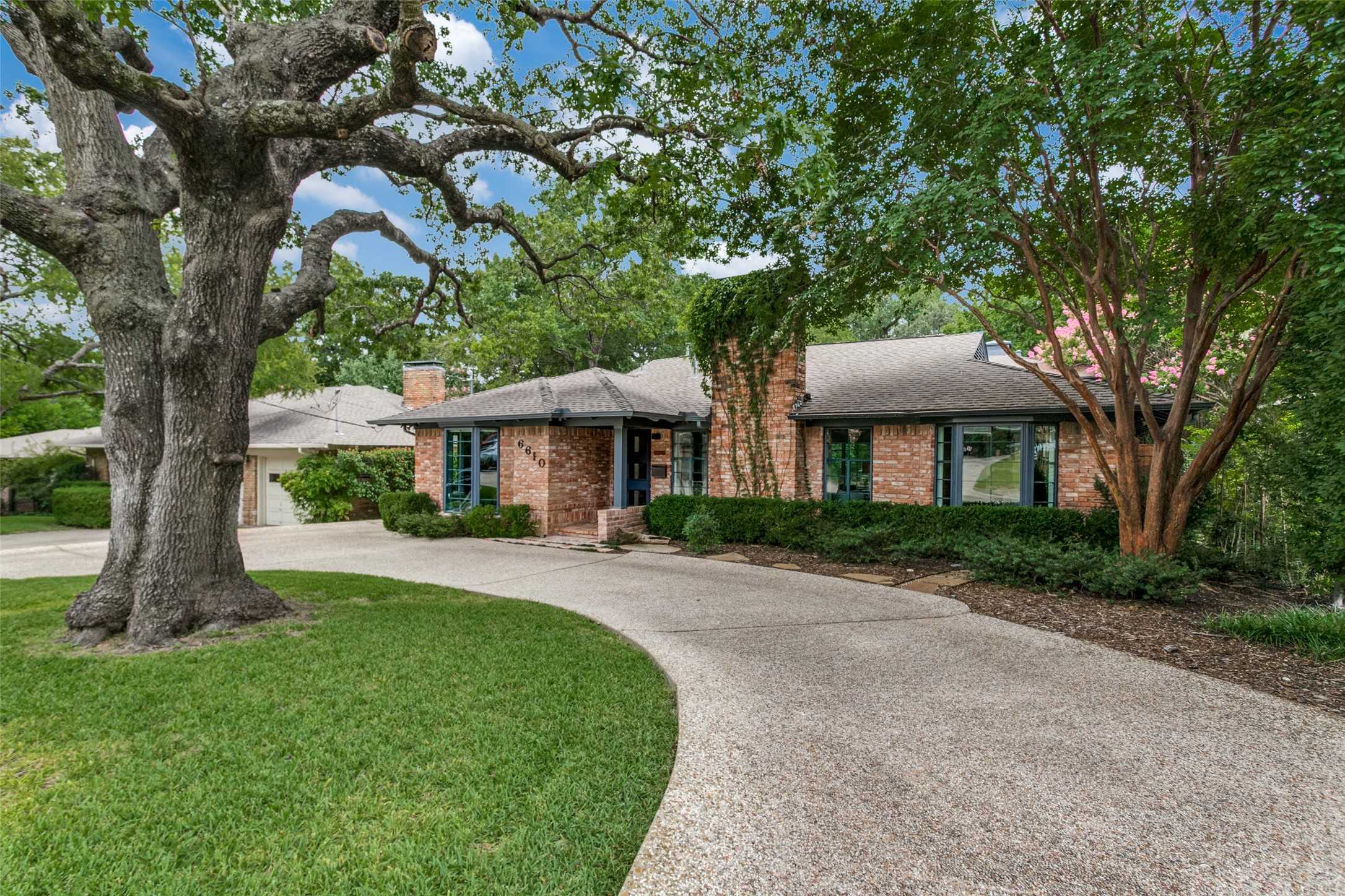 photo 2: 6610 YOSEMITE Lane, Dallas TX 75214