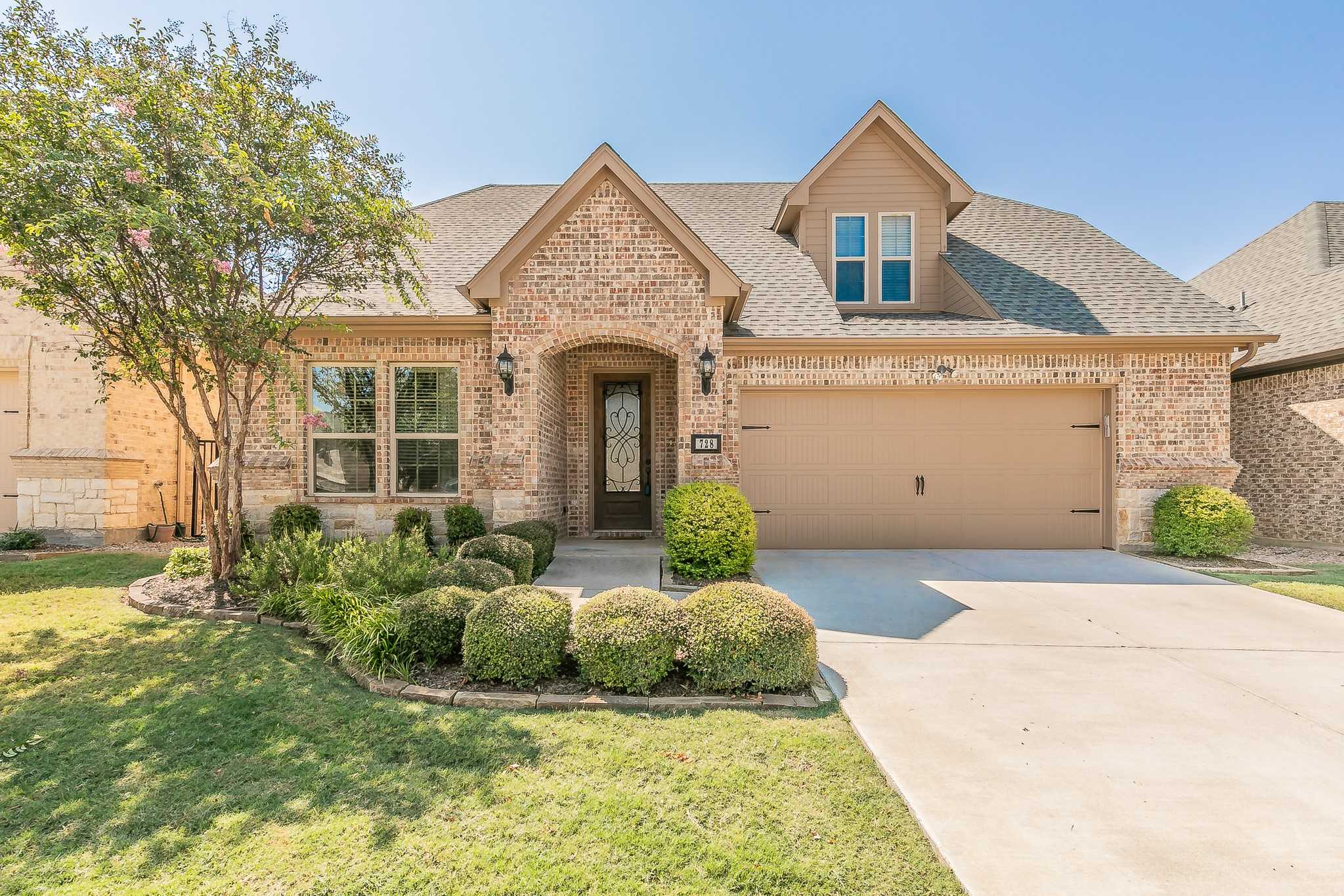 photo 2: 728 Avignon Trail Unit 69, Keller TX 76248