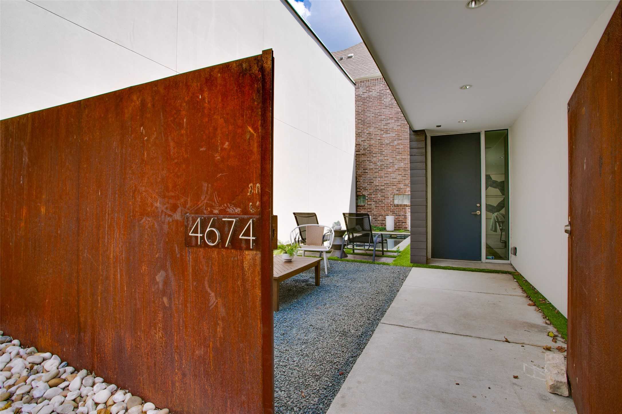 photo 2: 4674 Deere Street, Dallas TX 75204