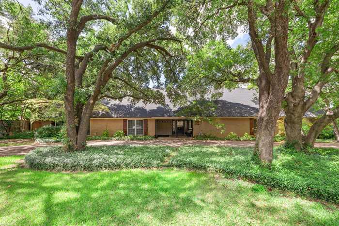 photo 1: 4208 Warnock Court, Fort Worth TX 76109