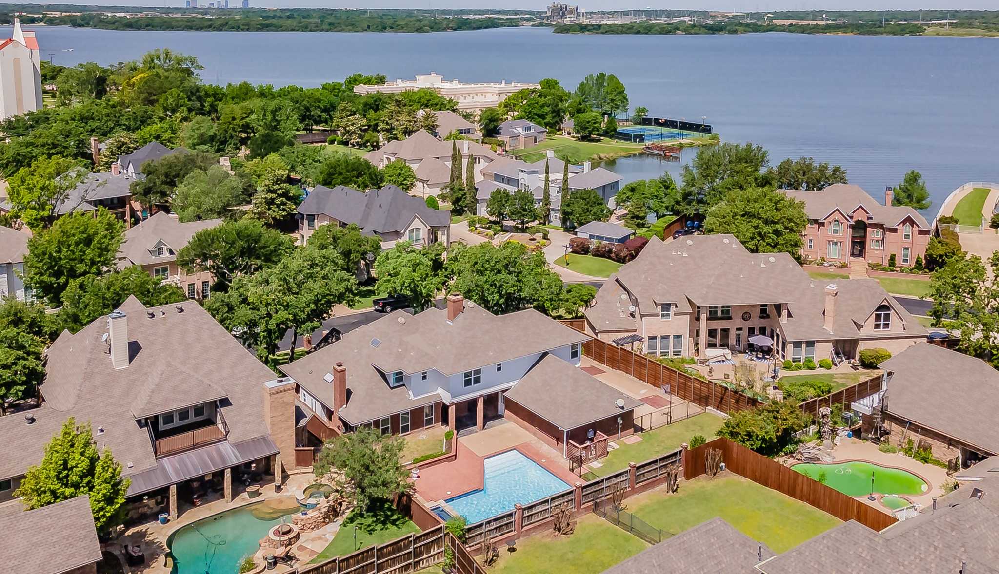 photo 2: 2103 Bay Club Drive, Arlington TX 76013