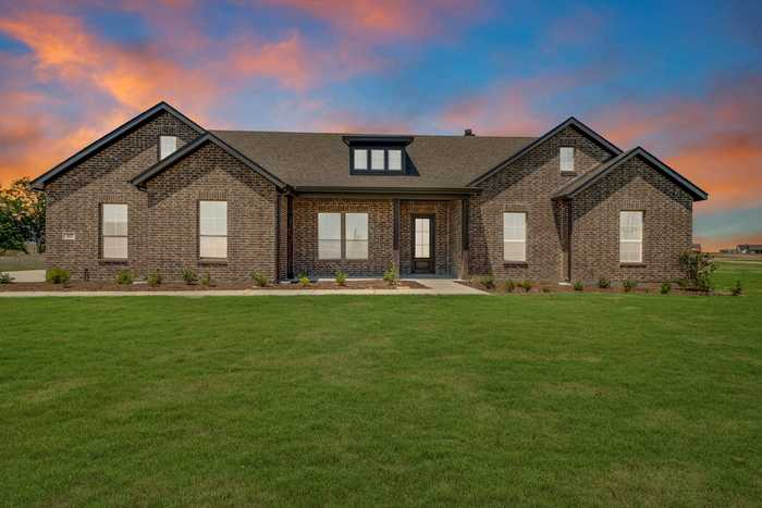 photo 1: 40 Zion Way, Valley View TX 76272