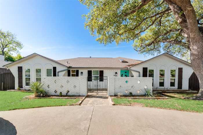 photo 2: 6324 E Lovers Lane, Dallas TX 75214