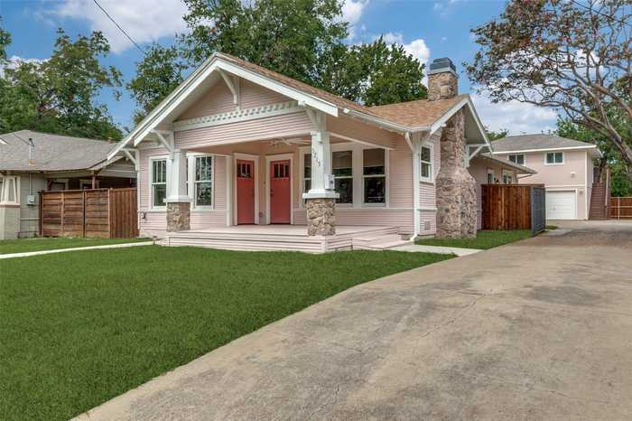 photo 2: 5715 Worth Street, Dallas TX 75214