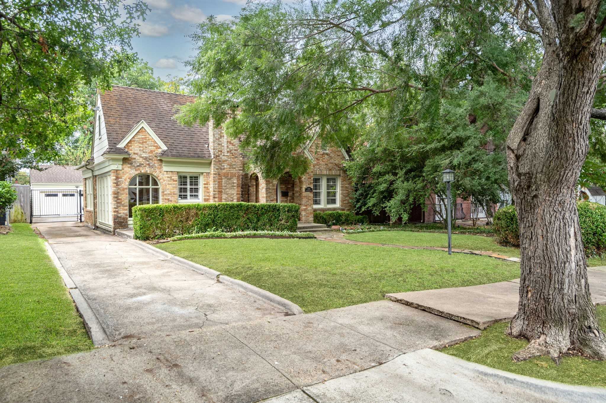 photo 3: 5710 Morningside Avenue, Dallas TX 75206